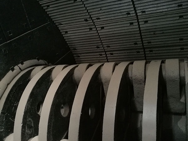 廣東斗式移動破碎機的廠家