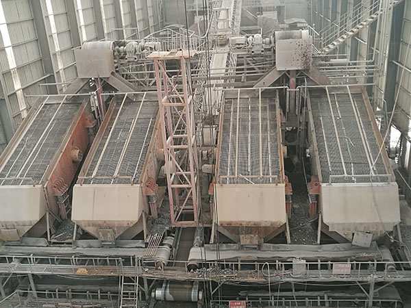 海南挖機移動破碎機用電嗎