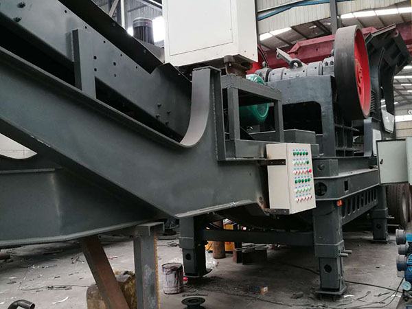 福建怎樣選購重錘破碎機(jī)移動(dòng)式破碎站