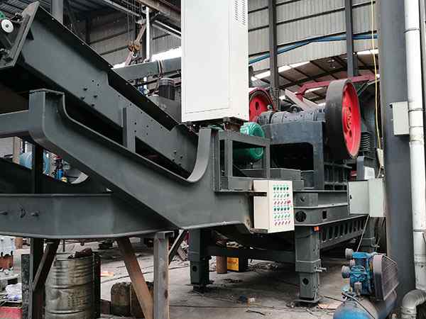 新疆貴陽(yáng)移動(dòng)破碎機(jī)多少錢一臺(tái)