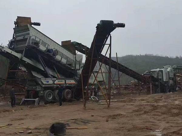 新疆大型二手移動破碎機小型