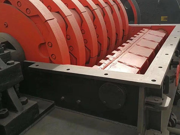 山東礦石移動破碎機多少錢