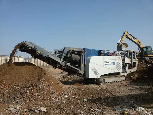 福建美斯達(dá)重錘破碎機(jī)設(shè)計(jì)案例