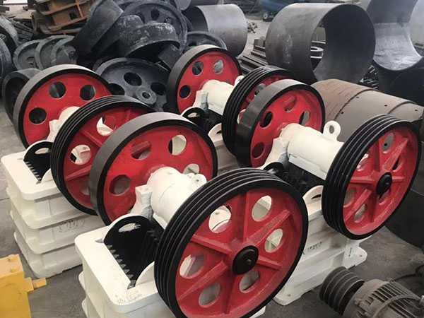 青海履帶式移動破碎機移動破碎