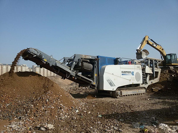 四川半重錘破碎機(jī)設(shè)計(jì)