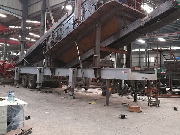 新疆歐洲移動(dòng)破碎機(jī)牌子