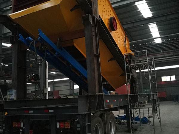 內(nèi)蒙古車載式重錘破碎機(jī)小型