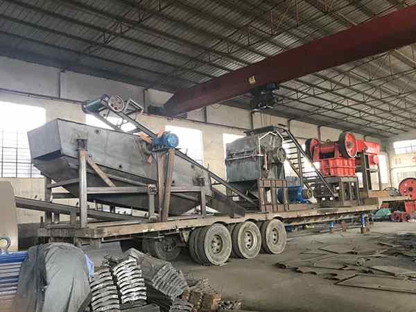 貴州石頭移動(dòng)破碎機(jī)高速