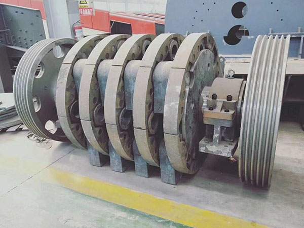 山東斗式重錘破碎機(jī)大概多少錢