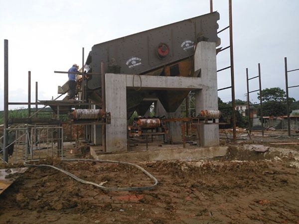 浙江大件垃圾移動(dòng)破碎機(jī)圖片